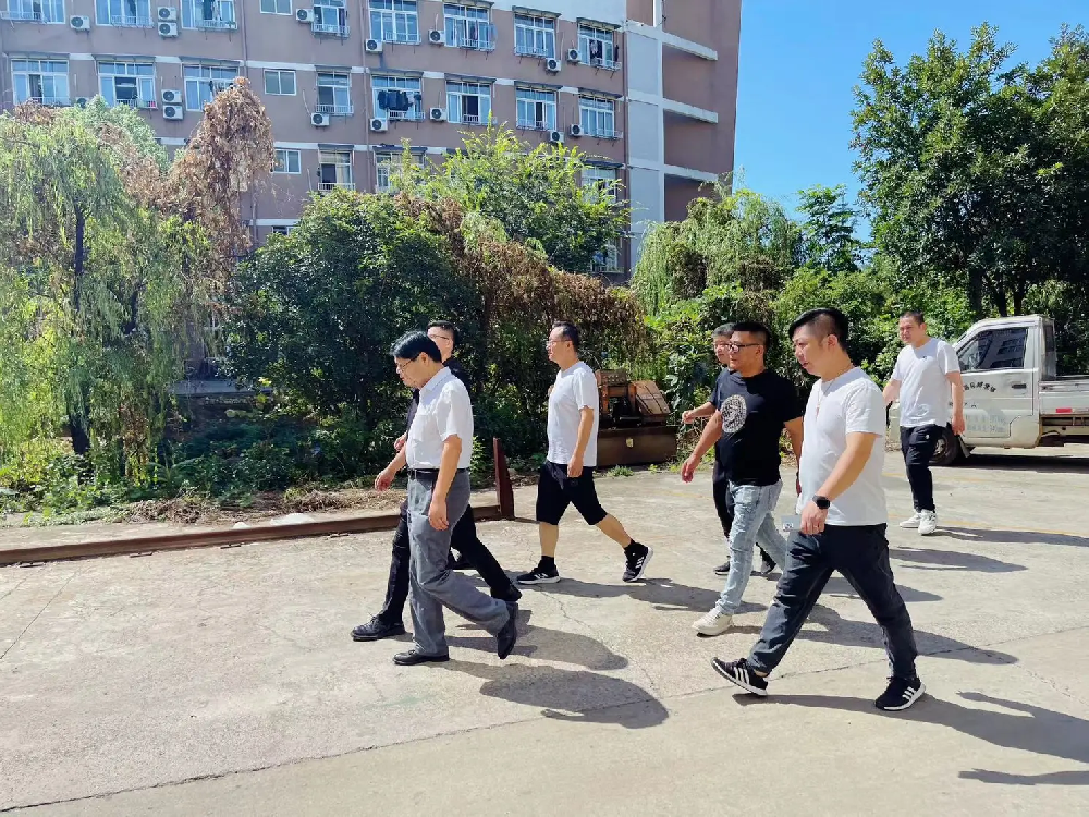 六建集团及项目当地住建局领导考察全一 工厂